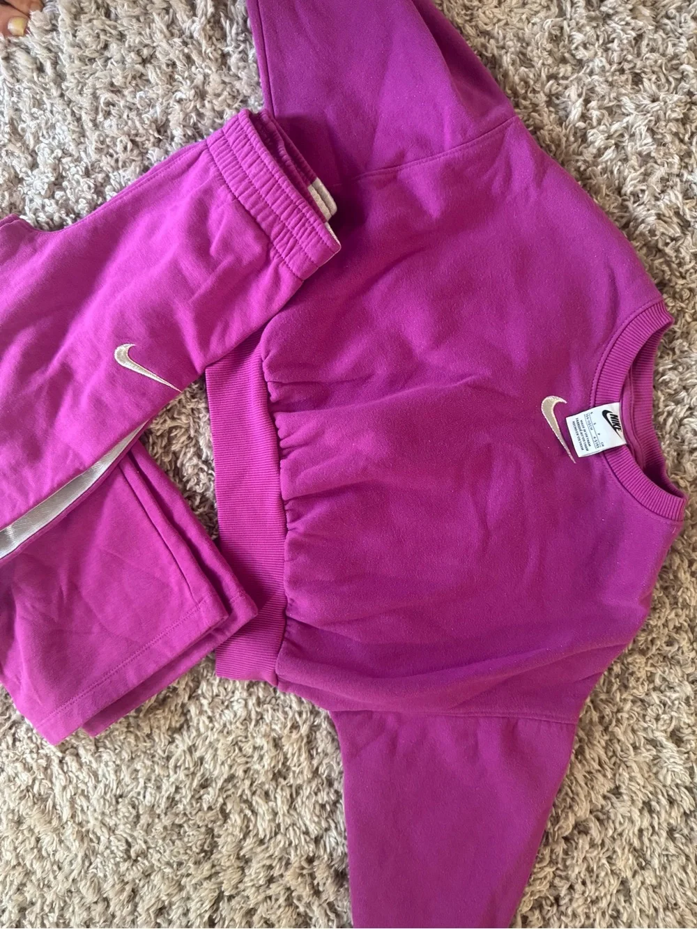 Nike Girls Bright Fuchsia Crewneck Sweatshirt & Jogger set